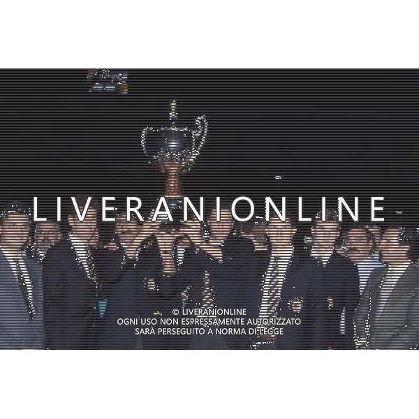 Premiazione Mundialito 1987 nella foto i giocatori del Milan Tassotti, Nuciari, Manzo, Massaro e il sindaco di Milano Pillitteri ph archivio aldo liverani