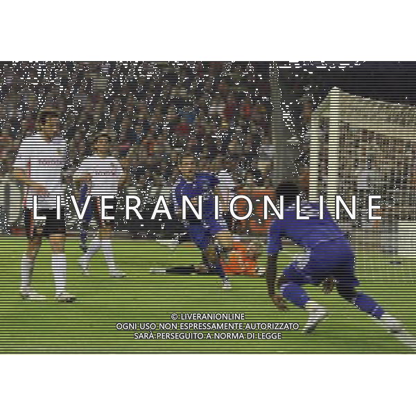 Valencia - Chelsea Champions League Quarter Finals second leg in Valencia 10/04/2007 nella foto il gol di Michael Essien pic Marcello Pozzetti©IPS Photo Agency/Ag. Aldo Liverani
