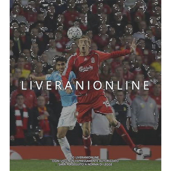 Liverpool - PSV Eindhoven, European Champions League Quarter Final, Second Leg 11/04/2007 nella foto Peter Crouch con Carlos Salcido Ph by Ian Kington(IPS PHOTO AGENCY)/Ag. Aldo Liverani 