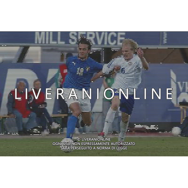 HELSINKI 10/06/2003 FINLANDIA - ITALIA U21 QUALIFICAZIONI EUROPEI 2004 NELLA FOTO alberto gilardino pekka lagerblom FOTO NANDO VESCUSIO/AGENZIA ALDO LIVERANI