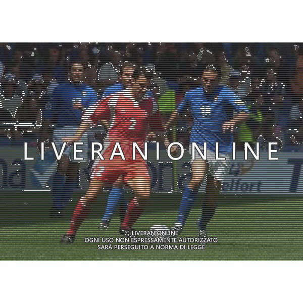 Arnhem (Olanda) Europei calcio 2000 \'ITALIA/TURCHIA\' 2-1 - 11/06/2000 Nella foto : FIORE E TAYFUR Ph.A. LIVERANI
