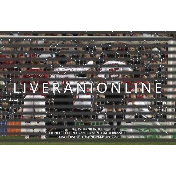 Manchester United - Milan, Semifinale Champions League Old Trafford 24/04/2007 nella foto il primo gol di Wayne Rooney del 2-2 Ph©IPS Photo Agency /Ag. Aldo Liverani