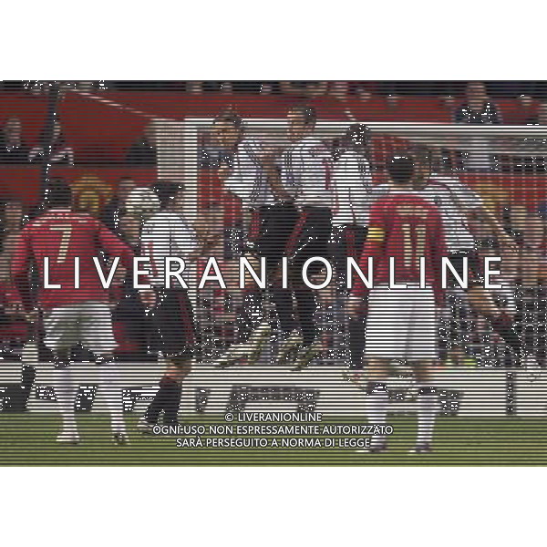 Manchester United - Milan, Champions League, SemiFinale First Leg 24/04/2007 nella foto Punizione di Cristiano Ronaldo Ph IPS PHOTO AGENCY/Ag. Aldo Liverani 