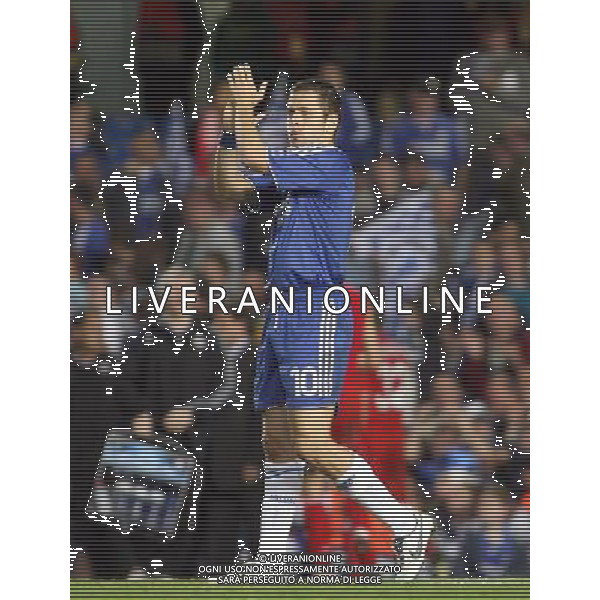 Chelsea - Liverpool, Champions League, SemiFinale First Leg, Stamford Bridge, London 25/04/2007 nella foto Joe Cole applaude a fine gara Ph IPS PHOTO AGENCY/Ag. Aldo Liverani 