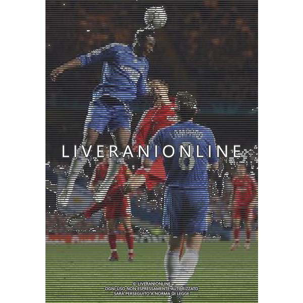 Chelsea - Liverpool, Champions League, SemiFinale First Leg, Stamford Bridge, London 25/04/2007 nella foto Peter Crouch in contrasto Ph IPS PHOTO AGENCY/Ag. Aldo Liverani 