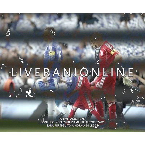 Chelsea - Liverpool, Champions League, SemiFinale First Leg, Stamford Bridge, London 25/04/2007 nella foto Steven Gerrard con John Terry Ph IPS PHOTO AGENCY/Ag. Aldo Liverani 