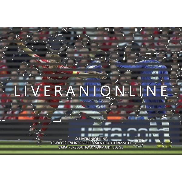Liverpool fc - Chelsea fc, Semifinale ritorno Champions League 01/05/2007 nella foto Steven Gerrard protesta per un fallo di Michael Essien Ph Marcello Pozzetti©IPS /Ag. Aldo Liverani