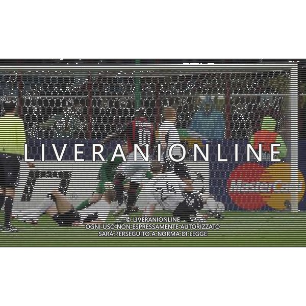 Milan - Manchester United Semifinale di ritorno di Champions League 02/05/2007 nella foto il gol di clarence seedorf ph andry/ag. aldo liverani