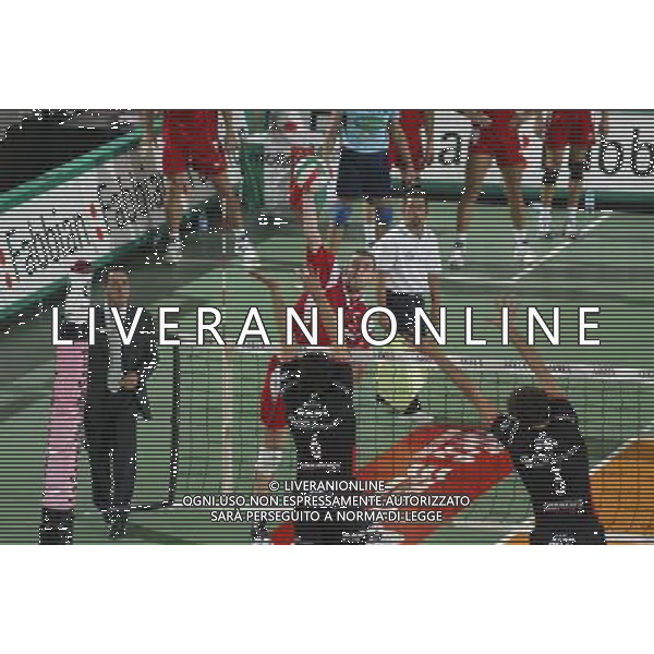 Campionato di pallavolo 2003/04 partita: Sysley - Gioia del Colle Foto: S.Rosa/Liverani nella foto:Schuil Richerd - Telefonica