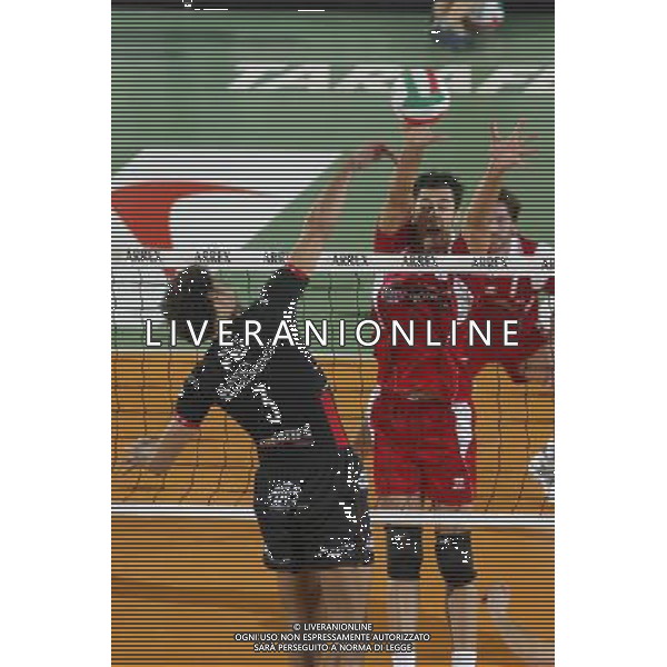 Campionato di pallavolo 2003/04 partita: Sysley - Gioia del Colle Foto: S.Rosa/Liverani nella foto:Forni marcello - Telefonica