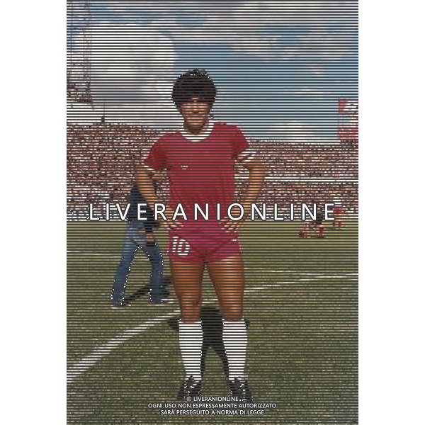 INTERNATIONAL FOOTBALL ARGENTINA LEAGUE 1978 ARGENTINOS JUNIORS Vs INDEPENDIENTE DIEGO ARMANDO MARADONA ONLY ITALY AG ALDO LIVERANI