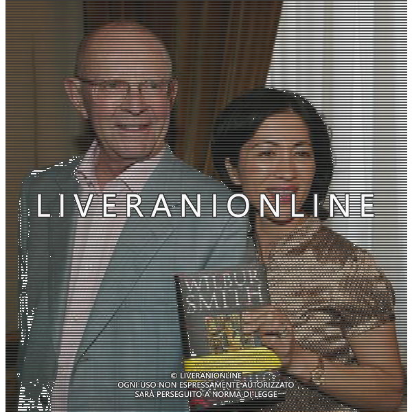 Milano 8 maggio 2007 Presentazione del muovo libro di Wilbur Smith \'Alle Fonti del Nilo\' nella foto: Wilbur Smith con la moglie Mokhiniso foto Andry / Ag. Aldo Liverani