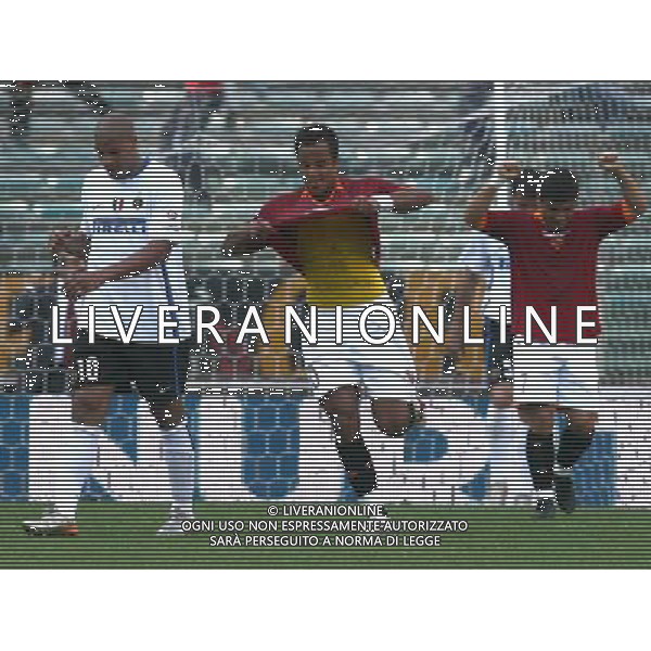 Roma - Inter Finale andata Coppa Italia TIM CUP 09/05/2007 nella foto: esultanza di alessandro faiolhe amantino Mancini dopo il gol del 4 - 1 che mostra la maglietta ph Corradetti / ag. Aldo Liverani