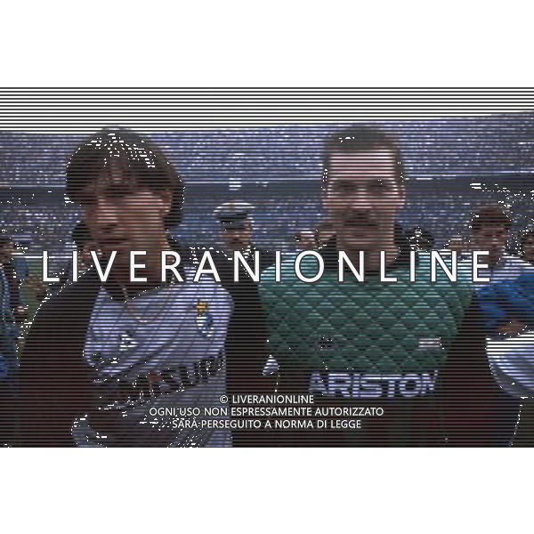Stefano Tacconi calciatore portiere della Juventus con Walter Zenga Inter 1987/88 ph archivio agenzia aldo liverani