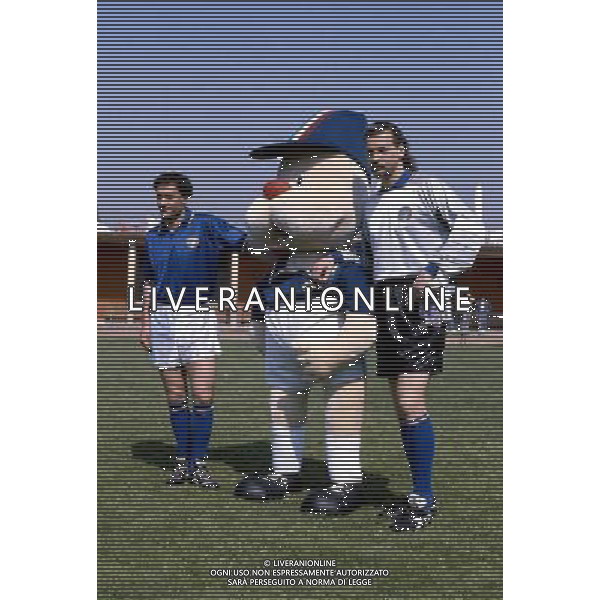 Stefano Tacconi calciatore portiere della Nazionale Italiana 1989/90 con Schillaci Salvatore ph archivio agenzia aldo liverani