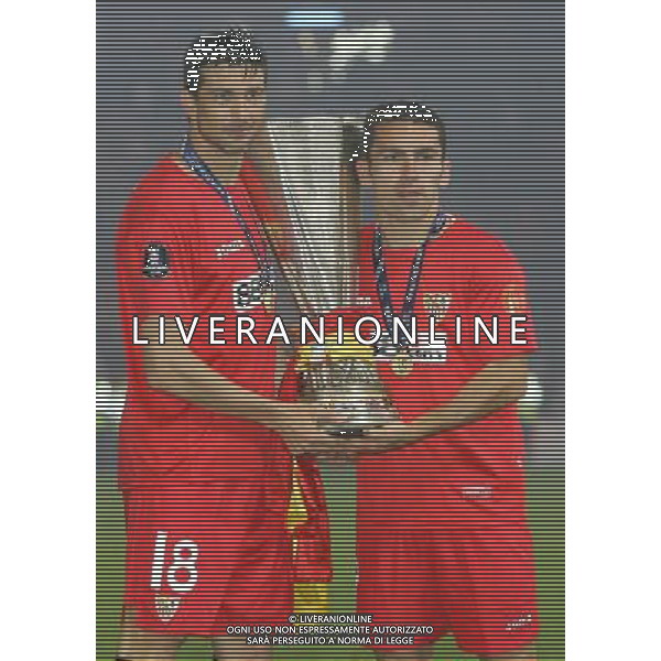Glasgow (UK) 16-05-2007 Finale Coppa UEFA 2006/07 RCD Espanyol-Siviglia FC nella foto marti con la coppa uefa ph marco luzzani/ag aldo liverani s.a.s. 