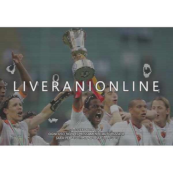INTER -ROMA COPPA ITALIA TIM 17/05/2007 NELLA FOTO MANCINI ALESSANDRO ALZA LA COPPA ITALIA FOTO ANDRY-AG ALDO LIVERANI