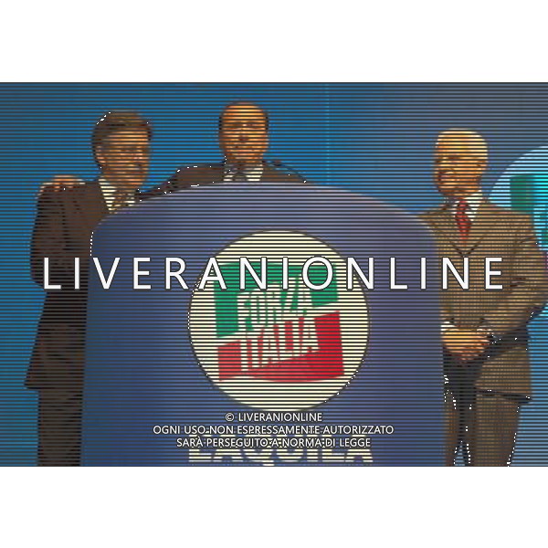 L\' AQUILA 18/5/2007 MALORE DI SILVIO BERLUSCONI NEL CORSO DI UN COMIZIO ELETTORALE NELLA FOTO LEOPARDI, SILVIO BERLUSCONI E BIGIO TEMPESTA FOTO VENTURI/AG ALDO LIVERANI
