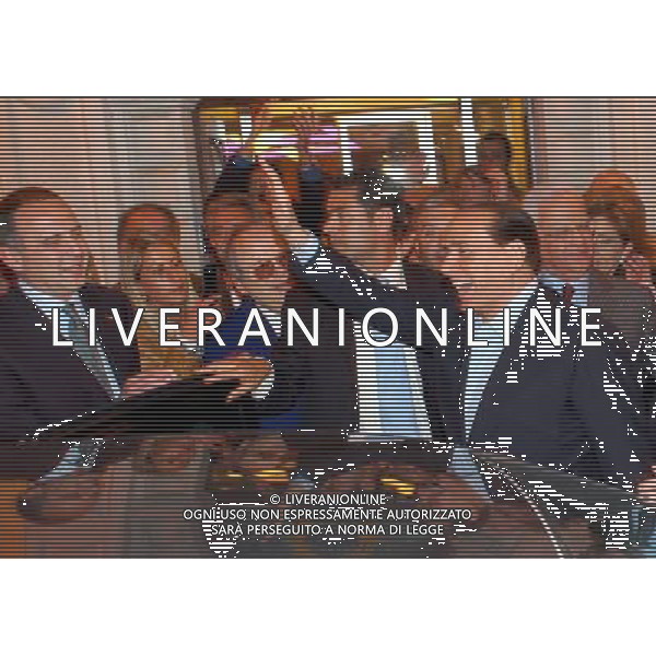 L\' AQUILA 18/5/2007 MALORE DI SILVIO BERLUSCONI NEL CORSO DI UN COMIZIO ELETTORALE NELLA FOTO SILVIO BERLUSCONI ALL\' USCITA DELL\' ALBERGO FOTO VENTURI/AG ALDO LIVERANI