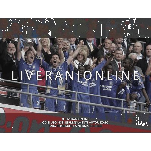 WEMBLEY FINALE DI COPPA D\'INGHILTERRA CHELSEA-MANCHESTER UNITED 19/05/2007 NELLA FOTO GIOCATORI DEL CHELSEA FESTEGGIANO LA VITTORIA CON LA COPPA FOTO POZZETTI-AG ALDO LIVERANI