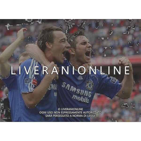 WEMBLEY FINALE DI COPPA D\'INGHILTERRA CHELSEA-MANCHESTER UNITED 19/05/2007 NELLA FOTO John Terry Celebrates with Frank Lampard FOTO POZZETTI-AG ALDO LIVERANI