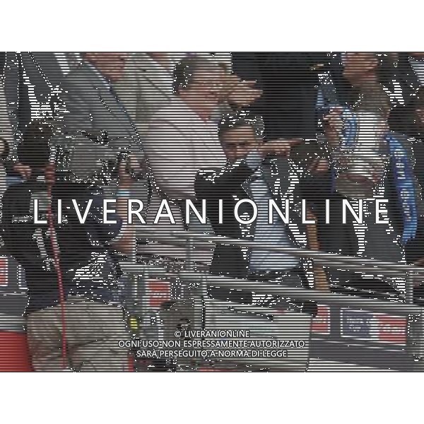 WEMBLEY FINALE DI COPPA D\'INGHILTERRA CHELSEA-MANCHESTER UNITED 19/05/2007 NELLA FOTO Jose Mourinho CON LA COPPA D\'INGHILTERRA FOTO POZZETTI-AG ALDO LIVERANI