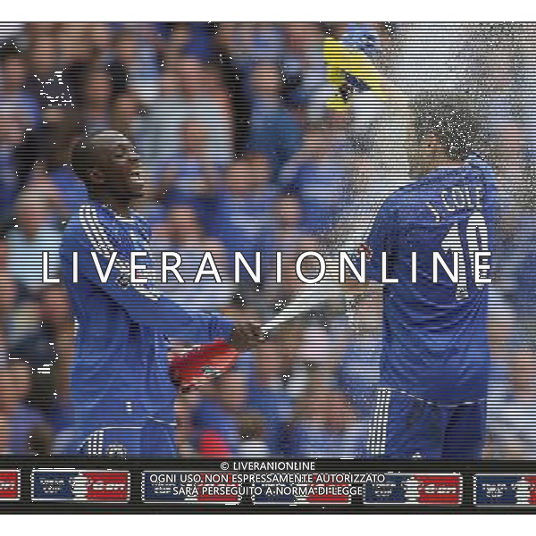 WEMBLEY FINALE DI COPPA D\'INGHILTERRA CHELSEA-MANCHESTER UNITED 19/05/2007 NELLA FOTO Claude Makelele sprays Joe Cole FOTO POZZETTI-AG ALDO LIVERANI