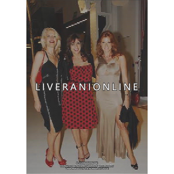 MILANO 21/5/2007 VIA PIRANESI, 14 FESTA DI COMPLEANNO DI URBANO CAIRO NELLA FOTO MARIANNA DI MICHELI, FRANCESCA RETTONDINI E RAFFAELLA BERGE\' FOTO MARIO ROMANO/AG ALDO LIVERANI