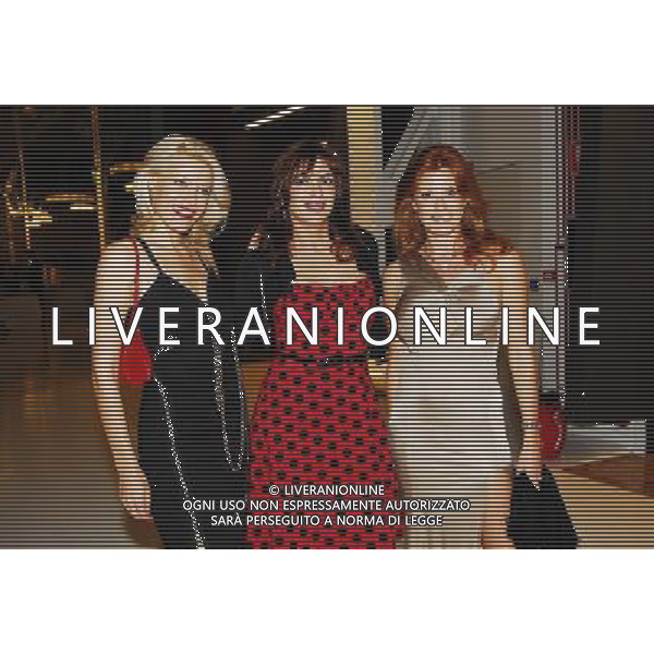 MILANO 21/5/2007 VIA PIRANESI, 14 FESTA DI COMPLEANNO DI URBANO CAIRO NELLA FOTO MARIANNA DI MICHELI, FRANCESCA RETTONDINI E RAFFAELLA BERGE\' FOTO MARIO ROMANO/AG ALDO LIVERANI