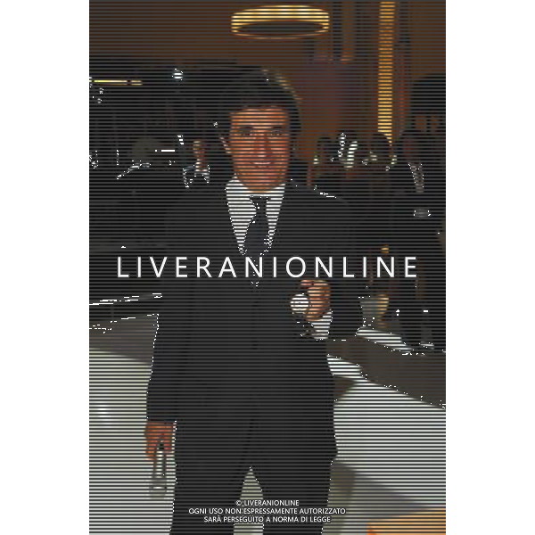 MILANO 21/5/2007 VIA PIRANESI, 14 FESTA DI COMPLEANNO DI URBANO CAIRO NELLA FOTO URBANO CAIRO MOSTRA L\' OROLOGIO CHE GLI E\' STATO REGALATO FOTO MARIO ROMANO/AG ALDO LIVERANI