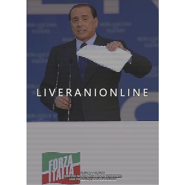 PIACENZA 21-05-2007 PIAZZA CAVALLI, INTERVENTO DI SILVIO BERLUSCONI, A FAVORE DEL CANDIDATO DI FORZA ITALIA PER LE COMUNALI DI PIACENZA. NELLA FOTO : SILVIO BERLUSCONI PH TACCA/AGENZIA ALDO LIVERANI