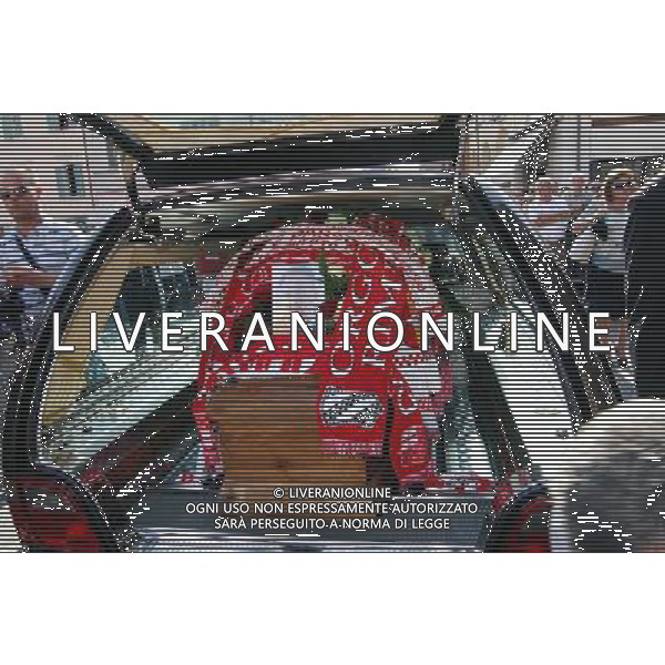 Funerali di Vincenzo Bellavista Presidente Rimini Calcio 23.05.2007 Nella Foto:Bara con le sciarpe dei tifosi /Ag. Aldo Liverani