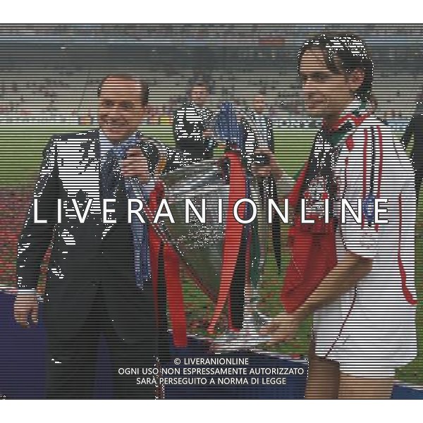 Milan - Liverpool finale Champions League Stadio Olimpico di Atene 23/05/2007 festeggiamenti per la vittoria del milan campione nella foto Silvio berlusconi con Filippo inzaghi e la coppa ph andry/Ag. Aldo Liverani