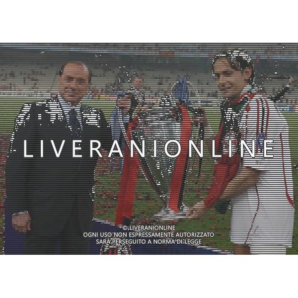 Milan - Liverpool finale Champions League Stadio Olimpico di Atene 23/05/2007 festeggiamenti per la vittoria del milan campione nella foto Silvio berlusconi con Filippo inzaghi e la coppa ph andry/Ag. Aldo Liverani