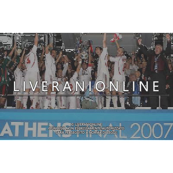 Milan - Liverpool finale Champions League Stadio Olimpico di Atene 23/05/2007 festeggiamenti per la vittoria del milan campione nella foto paolo maldini alza la coppa ph andry/Ag. Aldo Liverani