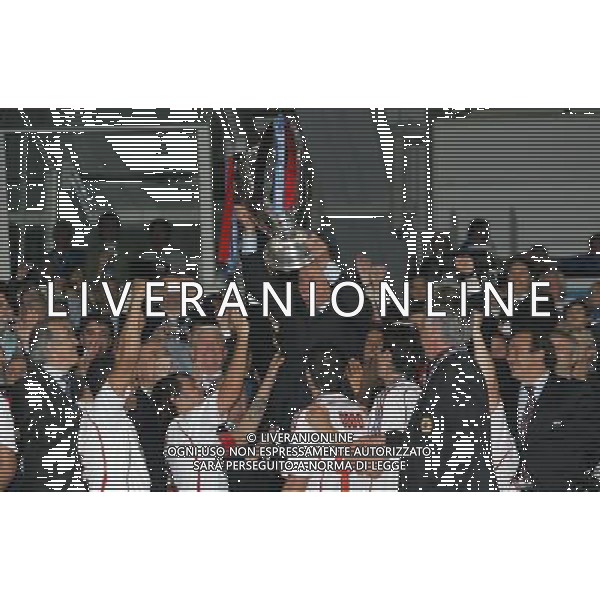 ATENE FINALE DI CHAMPIONS LEAGUE MILAN -LIVERPOOL 23/05/2007 NELLA FOTO SILVIO BERLUSCONI CON LA COPPA CAMPIONI FOTO LUZZANI-AG ALDO LIVERANI
