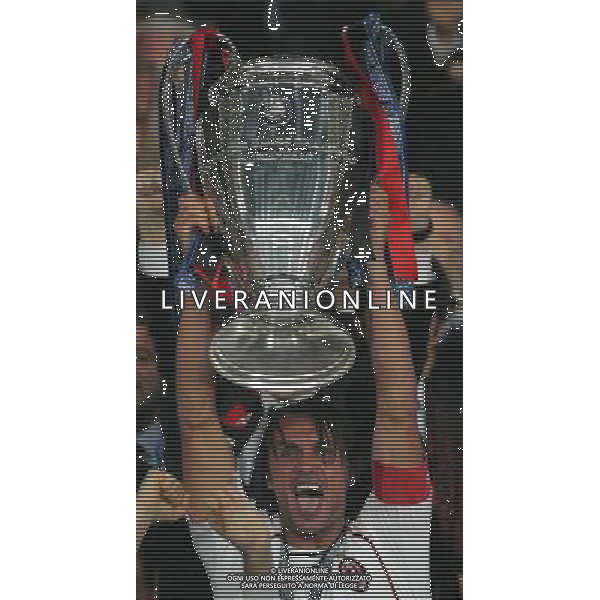 Milan - Liverpool finale Champions League Stadio Olimpico di Atene 23/05/2007 nella foto paolo maldini alza la coppa ph andry/Ag. Aldo Liverani