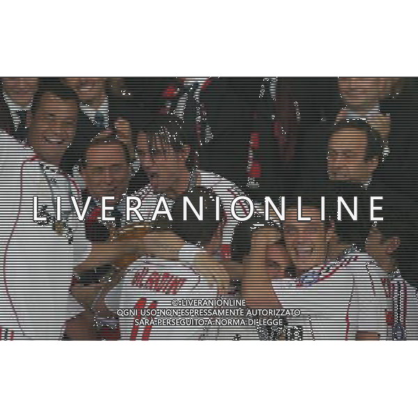Milan - Liverpool finale Champions League Stadio Olimpico di Atene 23/05/2007 Festeggiamenti per la vittoria del Milan campione nella foto silvio berlusconi e paolo maldini con la coppa ph andry/Ag. Aldo Liverani