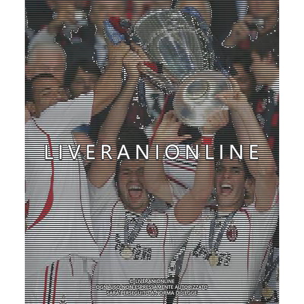 Milan - Liverpool finale Champions League Stadio Olimpico di Atene 23/05/2007 Festeggiamenti per la vittoria del Milan campione nella foto kaladze e kaka con la coppa ph andry/Ag. Aldo Liverani