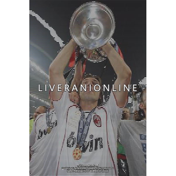 Milan - Liverpool finale Champions League Stadio Olimpico di Atene 23/05/2007 Festeggiamenti per la vittoria del Milan campione nella foto andrea pirlo con la coppa ph luzzani/Ag. Aldo Liverani