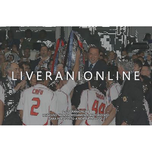ATENE 23/05/2007 MILAN LIVERPOOL FINALE DI CHAMPIONS LEAGUE NELLA FOTO SILVIO BERLUSCONI CON LA COPPA DEI CAMPIONI FOTO LUZZANI MARCO