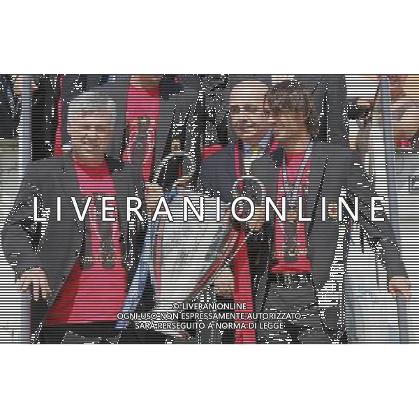 Arrivo alla Malpensa dei giocatori del Milan campione d\'Europa vincitori della Champions League vinta contro il Liverpool 24/05/2007 nella foto carlo ancelotti, adriano galliani e paolo maldini con la coppa ph Andry/ag. Aldo Liverani