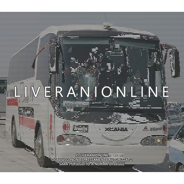 Arrivo alla Malpensa dei giocatori del Milan campione d\'Europa vincitori della Champions League vinta contro il Liverpool 24/05/2007 nella foto il pullman con la coppa ph Andry/ag. Aldo Liverani