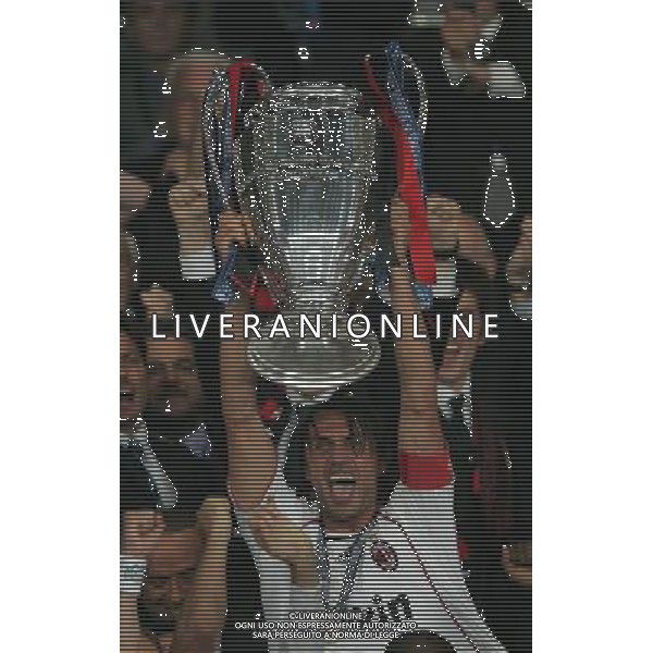 Atene 23 maggio 2007 AC Milan - Liverpool Fc finale champions league nella foto: Maldini Paolo alza la coppa dei campioni foto Andry / Ag. Aldo Liverani