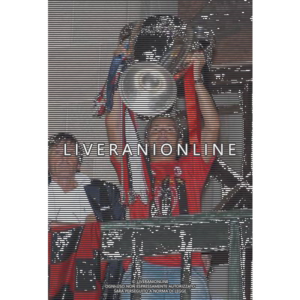 MILANO 24/5/2007 PIAZZA DUOMO FESTA DEL MILAN PER LA VITTORIA IN CHAMPIONS LEAGUE NELLA FOTO MAREK JANKULOSKI FOTO ROMANO-FRANKY/AG ALDO LIVERANI