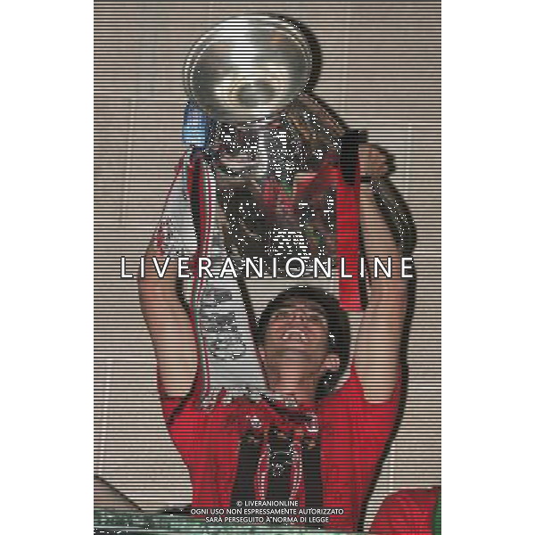 MILANO 24/5/2007 PIAZZA DUOMO FESTA DEL MILAN PER LA VITTORIA IN CHAMPIONS LEAGUE NELLA FOTO KAKA\' FOTO ROMANO-FRANKY/AG ALDO LIVERANI