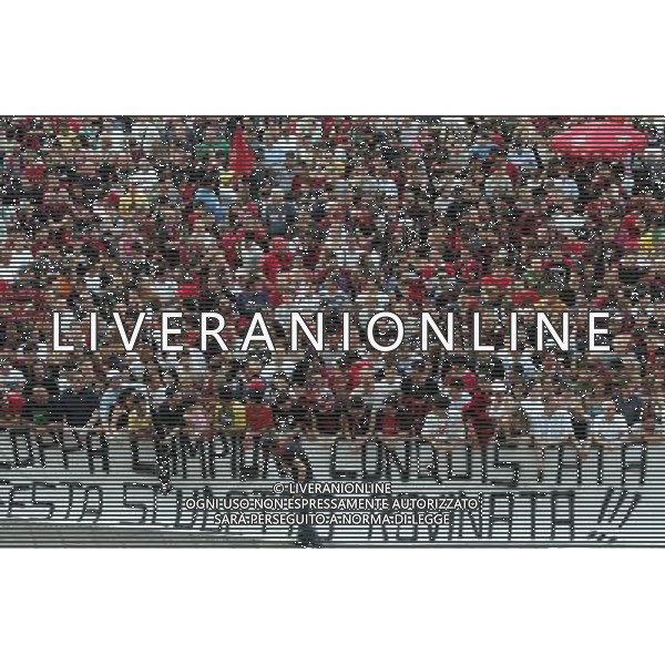 MILANO 24/5/2007 PIAZZA DUOMO FESTA DEL MILAN PER LA VITTORIA IN CHAMPIONS LEAGUE NELLA FOTO I TIFOSI IN PIAZZA DUOMO FOTO ROMANO-FRANKY/AG ALDO LIVERANI