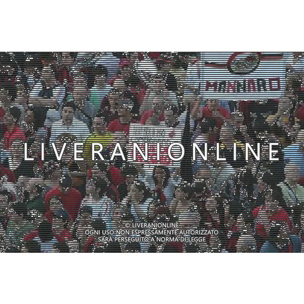 MILANO 24/5/2007 PIAZZA DUOMO FESTA DEL MILAN PER LA VITTORIA IN CHAMPIONS LEAGUE NELLA FOTO I TIFOSI IN PIAZZA DUOMO FOTO ROMANO-FRANKY/AG ALDO LIVERANI