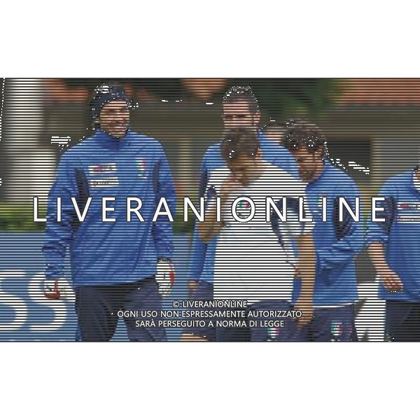 Allenamento Raduno Nazionale Italiana a Coverciano 29.05.2007 Nella Foto: gianluigi Buffon scherza Ag. Aldo Liverani