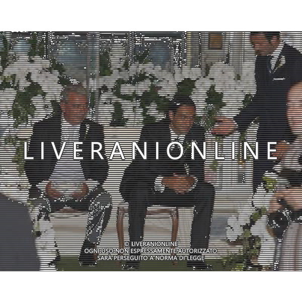 Ravello, 30 Maggio 2007.Alessandro Nesta con il padre sull\'altare . Alessandro Nesta e Gabriella Pagnozzi, si uniranno in matrimonio oggi nella chiesa delle Grazie a Ravello, si aspettano come invitati i calciatori della nazionale italiana ed i colleghi